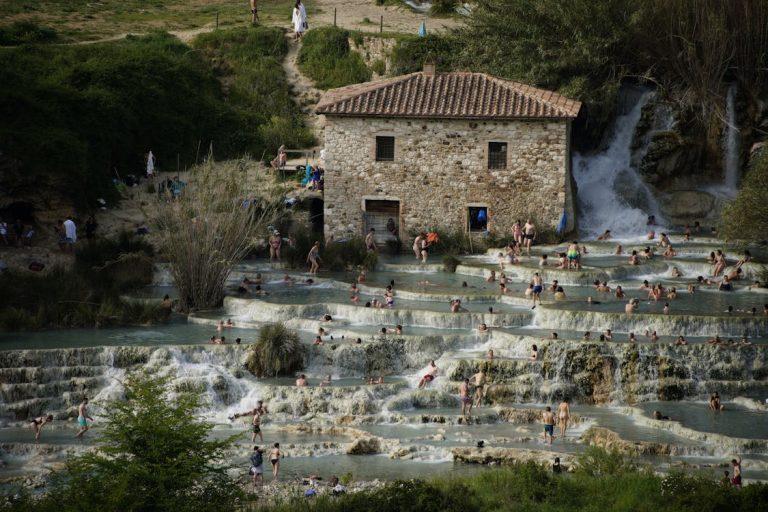 מעיינות חמים סטורניה (Terme di Saturnia) בטוסקנה איטליה